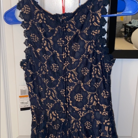 Macy’s Lace Dress - Picture 3 of 4